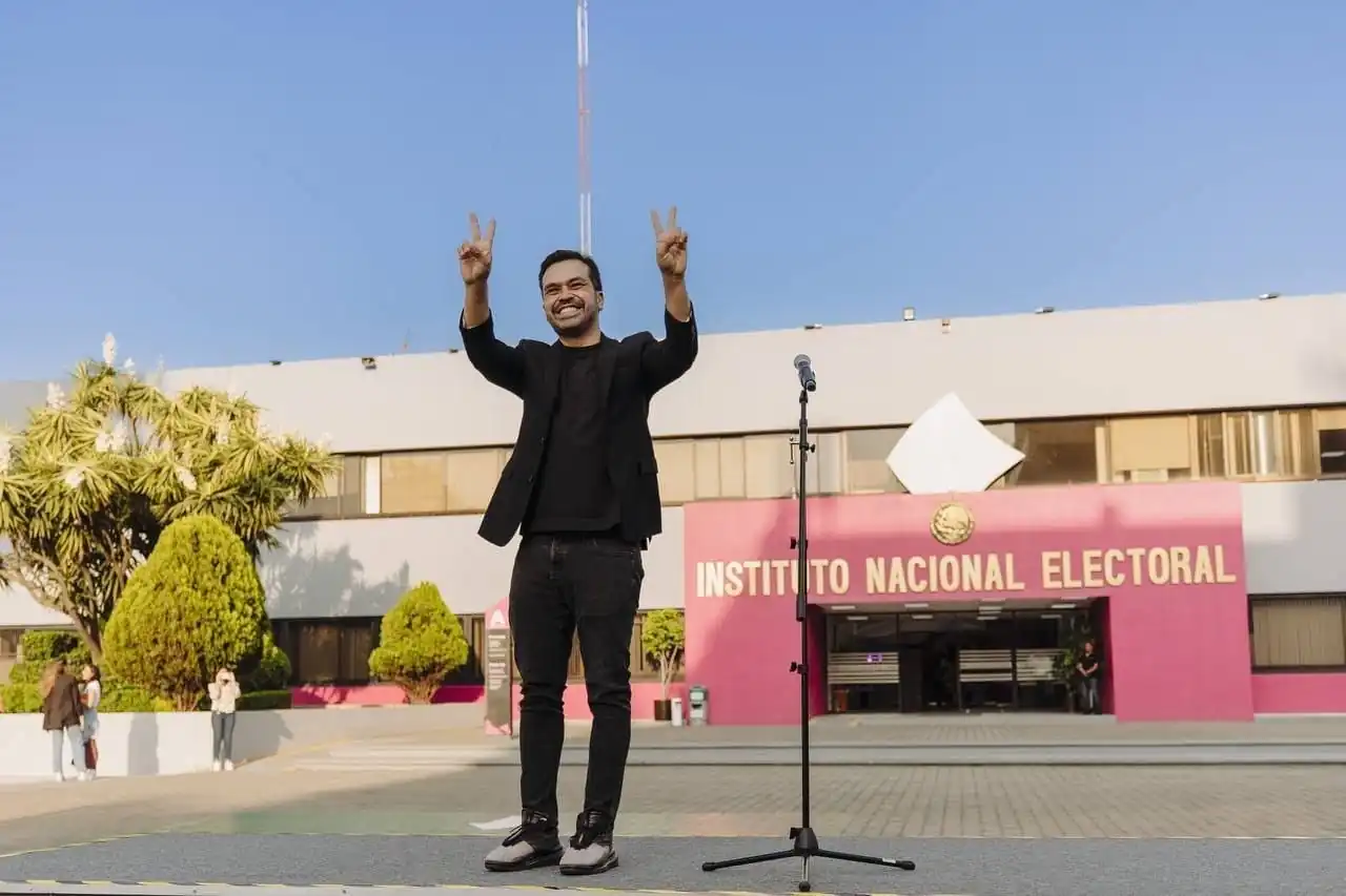 nxnoticias.com-se-presenta-maynez-a-ensayo-del-debate