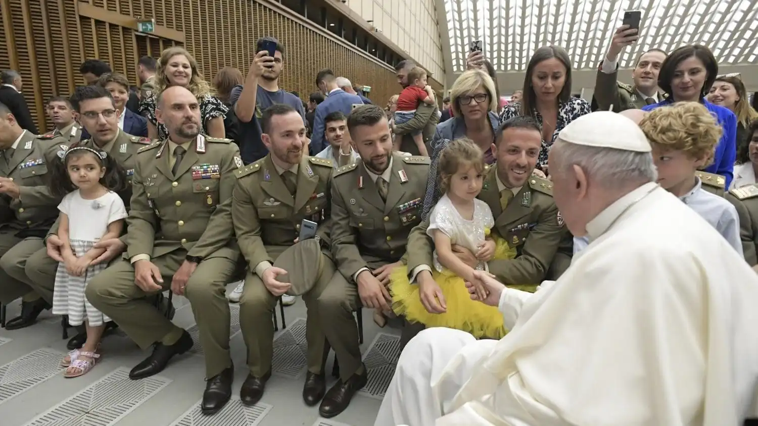 nxnoticias.com-pide-papa-francisco-a-militares-del-mundo-poner-las-armas-al-servicio-de-la-paz-y-la-fraternidad