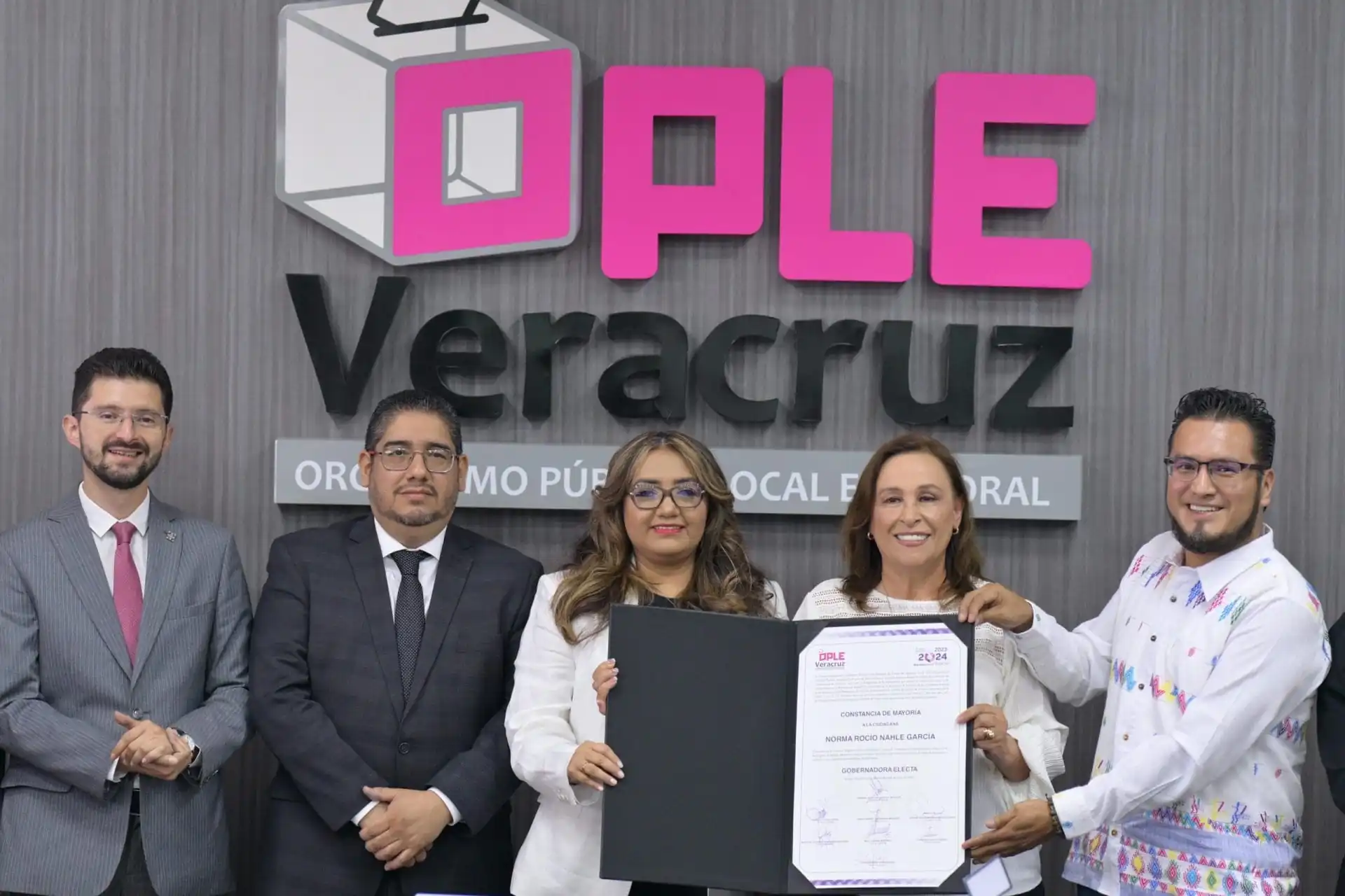 nxnoticias.com-recibe-rocio-nahle-la-constancia-de-mayoria-como-gobernadora-electa-de-veracruz