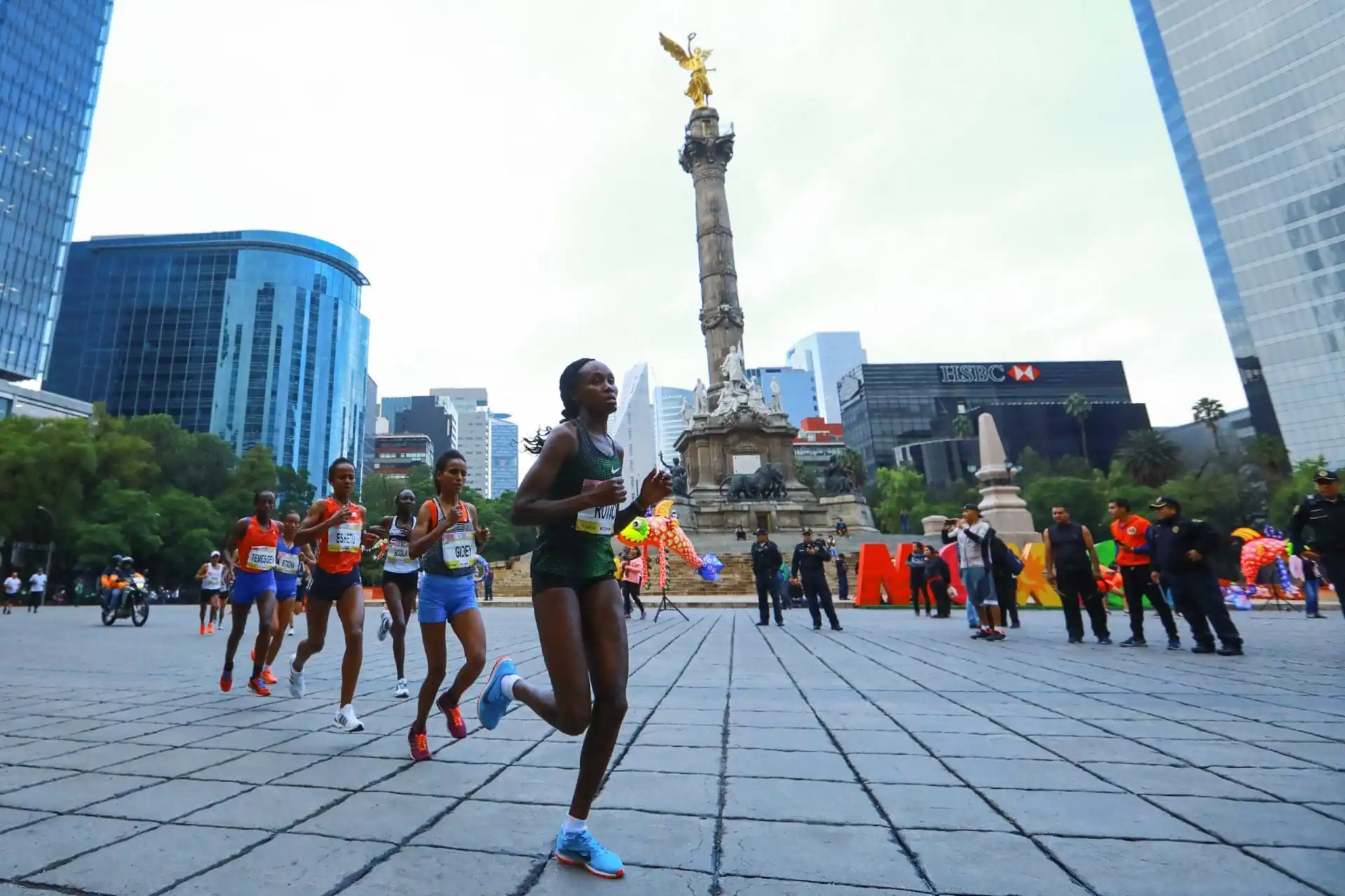 nxnoticias.com-la-elite-en-la-pista-21-corredores-destacados-compiten-en-la-maraton-de-la-ciudad-de-mexico