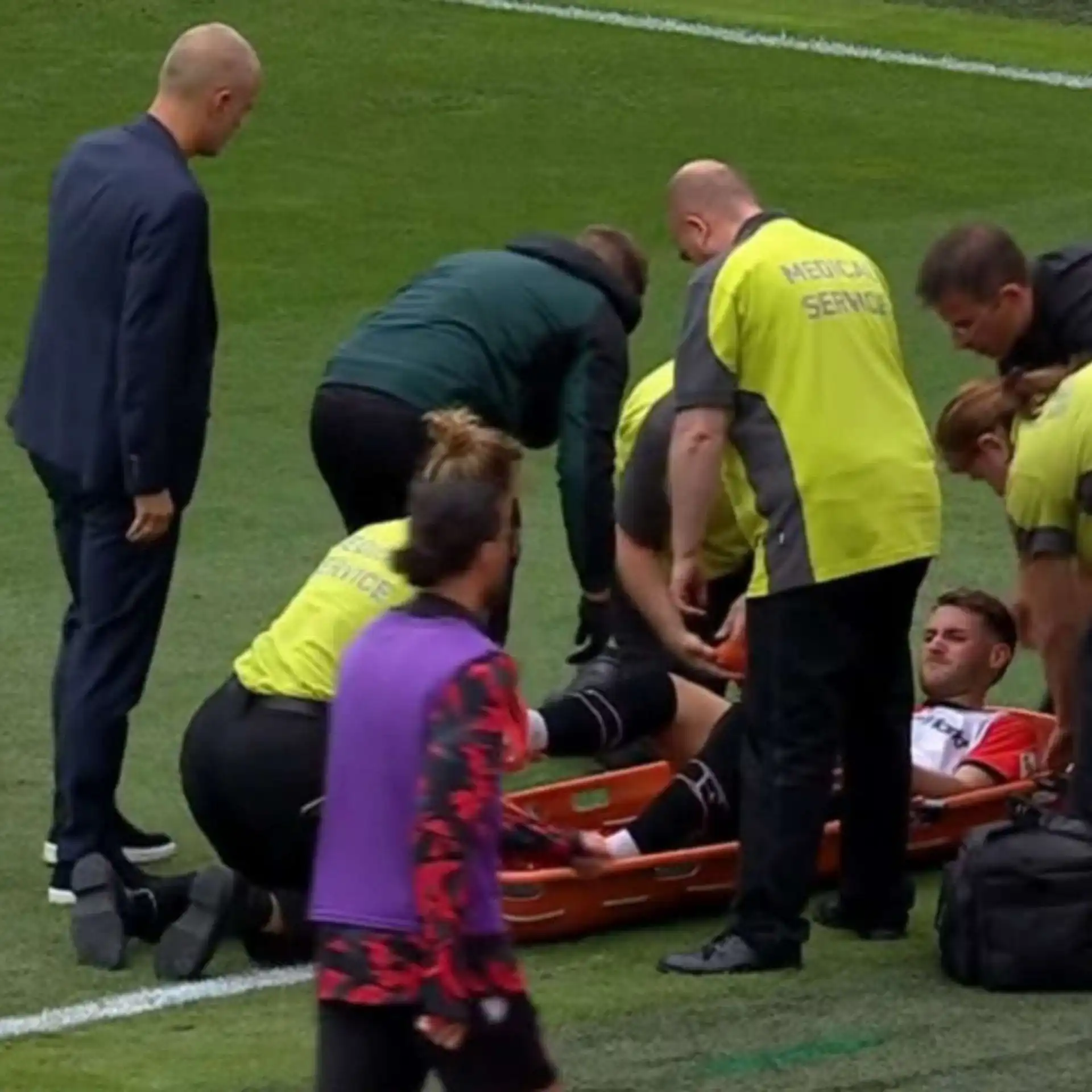 nxnoticias.com-santiago-gimenez-fuera-por-lesion-en-el-feyenoord