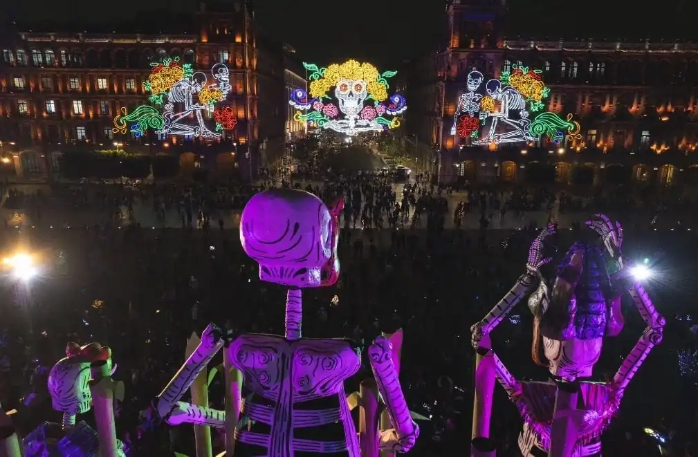 nxnoticias.com-clara-brugada-enciende-la-ofrenda-monumental-de-la-ciudad-de-mexico