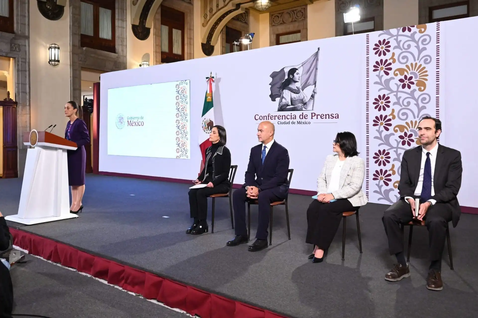 nxnoticias.com-sheinbaum-presenta-reformas-clave-para-su-gobierno-vias-ferroviarias-y-generacion-de-energia