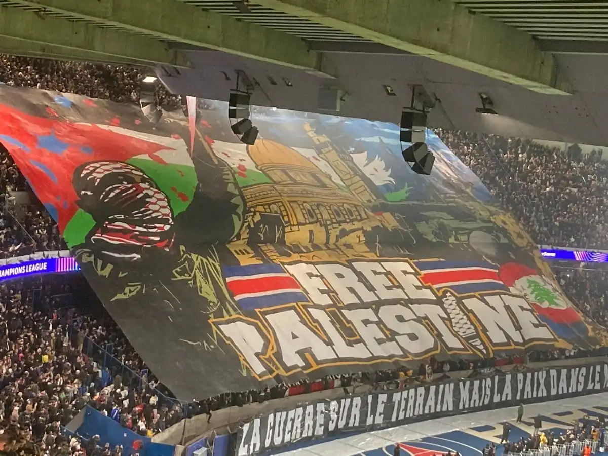nxnoticias.com-ultras-del-psg-despliegan-pancarta-palestina-libre-en-partido-de-champions-league