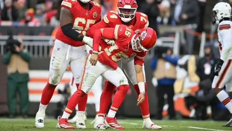 nxnoticias.com-mahomes-ya-entrena-y-se-prepara-para-el-encuentro-contra-los-texans
