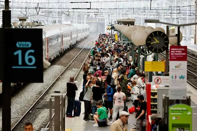 nxnoticias.com-suicidio-de-maquinista-provoca-retrasos-en-trenes-de-paris