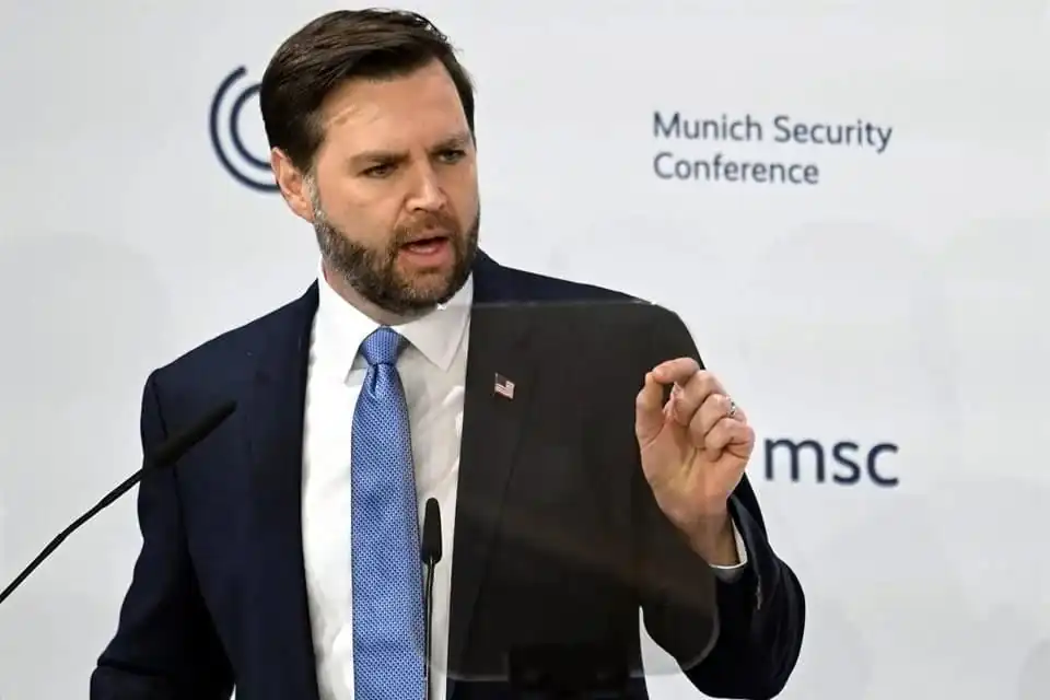 nxnoticias.com-arremete-vance-contra-europa-por-migracion