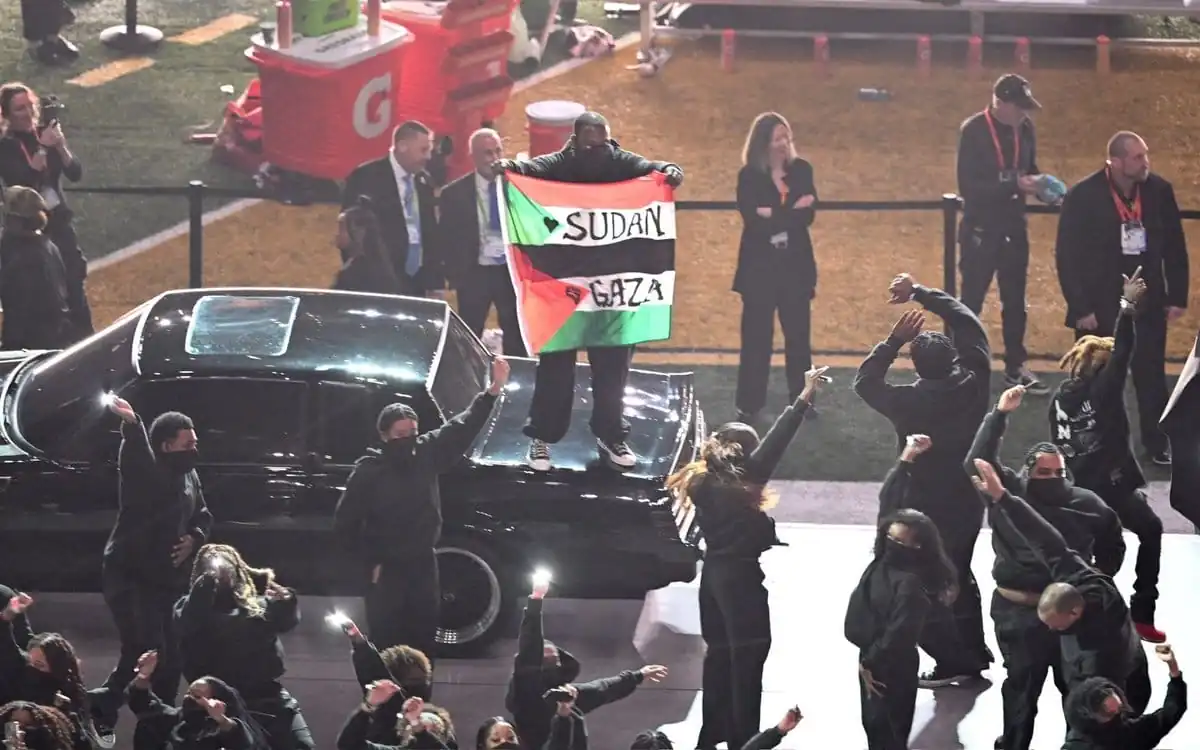 nxnoticias.com-bandera-palestina-aparece-en-el-show-del-super-bowl-lix