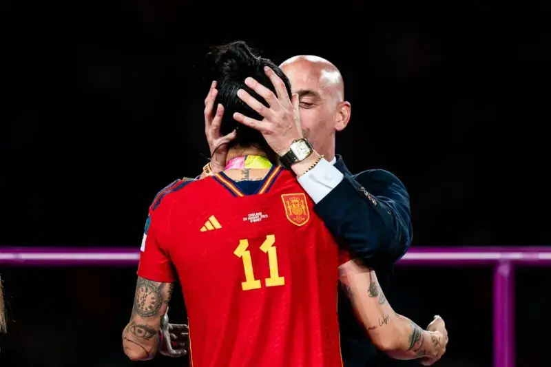 nxnoticias.com-caso-rubiales-condena-y-multa-por-beso-a-jenni-hermoso-en-la-final-del-mundial-femenil
