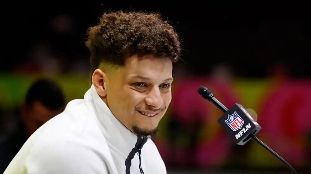 nxnoticias.com-mahomes-confiesa-de-nino-odiaba-a-los-patriots-pero-ahora-los-respeto