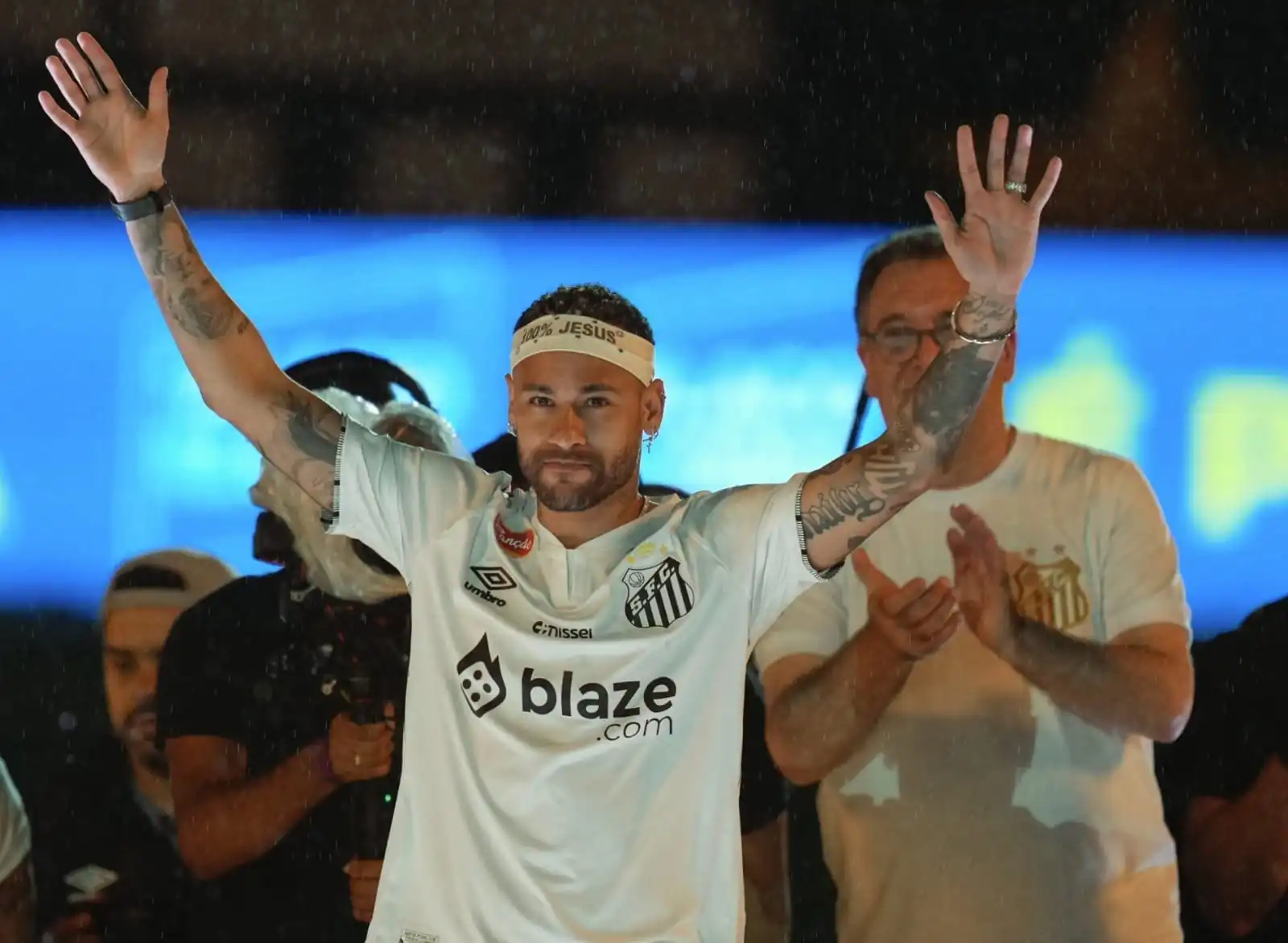 nxnoticias.com-santos-de-brasil-da-la-bienvenida-a-neymar-jr