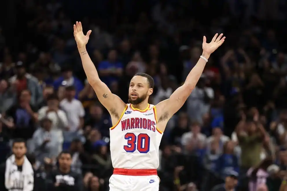 nxnoticias.com-stephen-curry-sorprende-a-su-madre-con-regalo-especial-tras-anotar-56-puntos