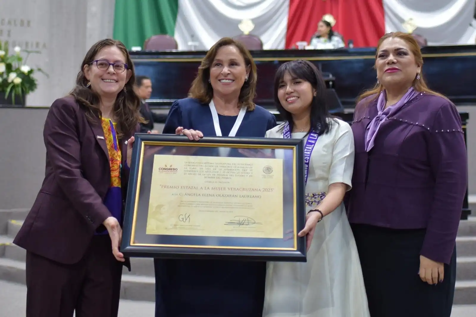 nxnoticias.com-condecoran-a-la-mejor-estudiante-del-mundo-es-originaria-de-papantla