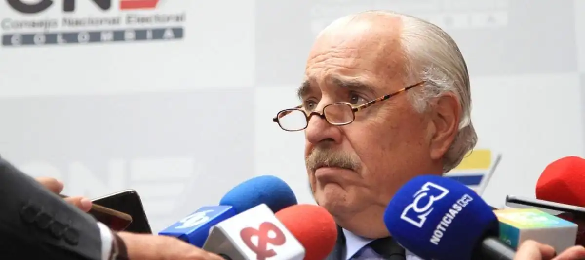 nxnoticias.com-expresidente-de-colombia-andres-pastrana-es-retenido-en-angola