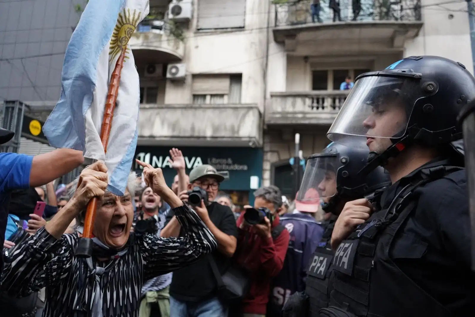 nxnoticias.com-reprimen-con-violencia-movilizacion-de-jubilados-en-argentina