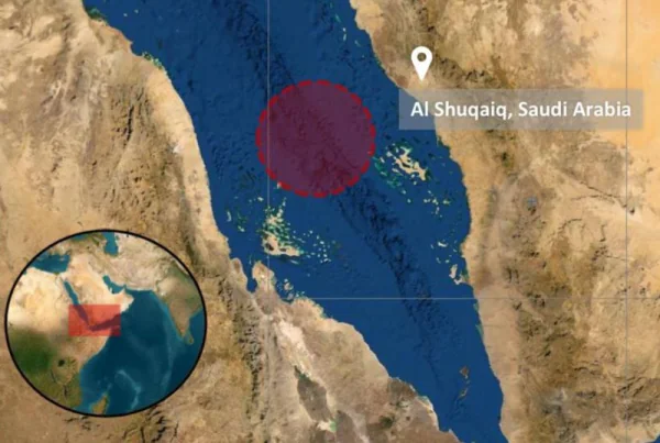 Impactan buque cisterna en costas de Arabia Saudita.