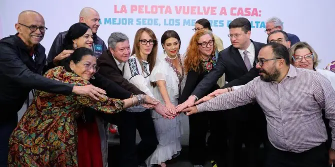 Brugada reconoce a gabinete capitalino por Mundial 2026.