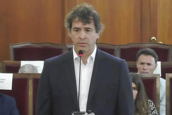 Inhabilitan a hermano de Pedro Sánchez en España.