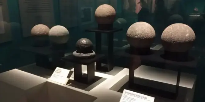 INAH prepara protocolo para exhibición de pelotas de hule mesoamericanas.
