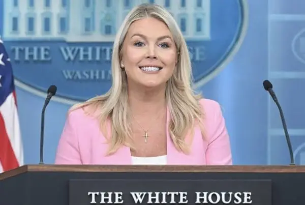 La Casa Blanca mantiene operativos de ICE en Estados Unidos.
