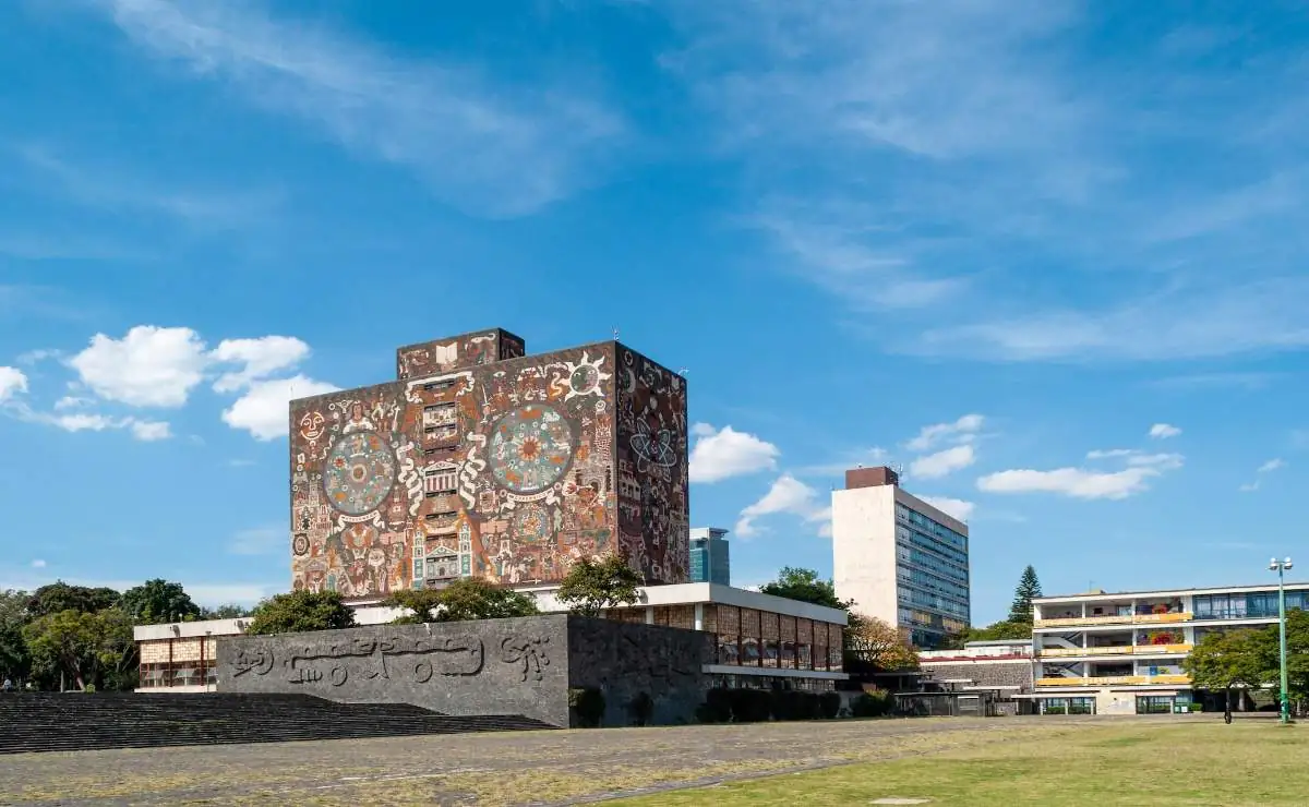 UNAM suspende trámites de inscripción a licenciatura.