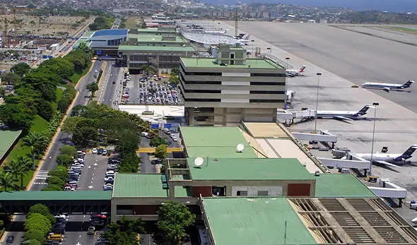 Aeropuerto Simón Bolívar reanuda actividades.