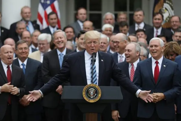 Trump presiona a republicanos.