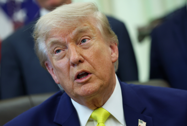 NBC y ABC no transmitirán discurso de Trump.