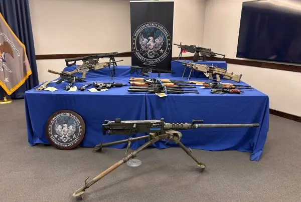 Embajador Jonhson reconocer operativo contra armas en Arizona.