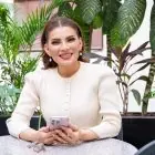 Lorenia Valles alza la mano po Morena en Sonora.