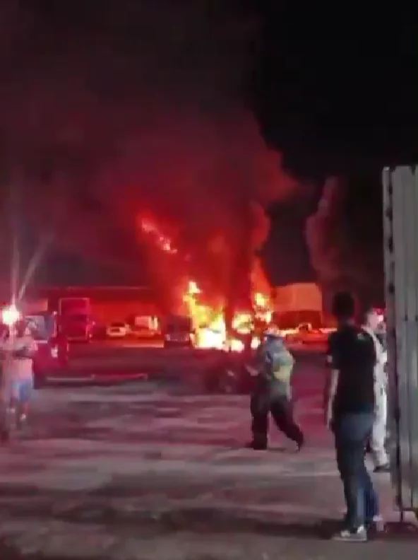 Se registra posible explosión de pipa en Tlaquepaque.
