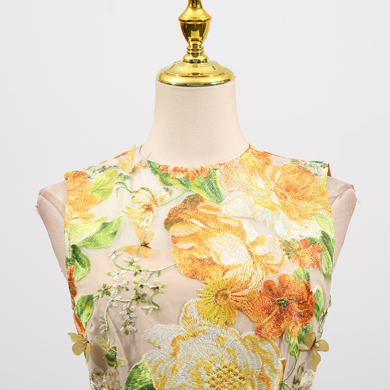 Embroidery Three Dimensional Floral Slim Fit Figure Flattering Maxi Dress - Image 3