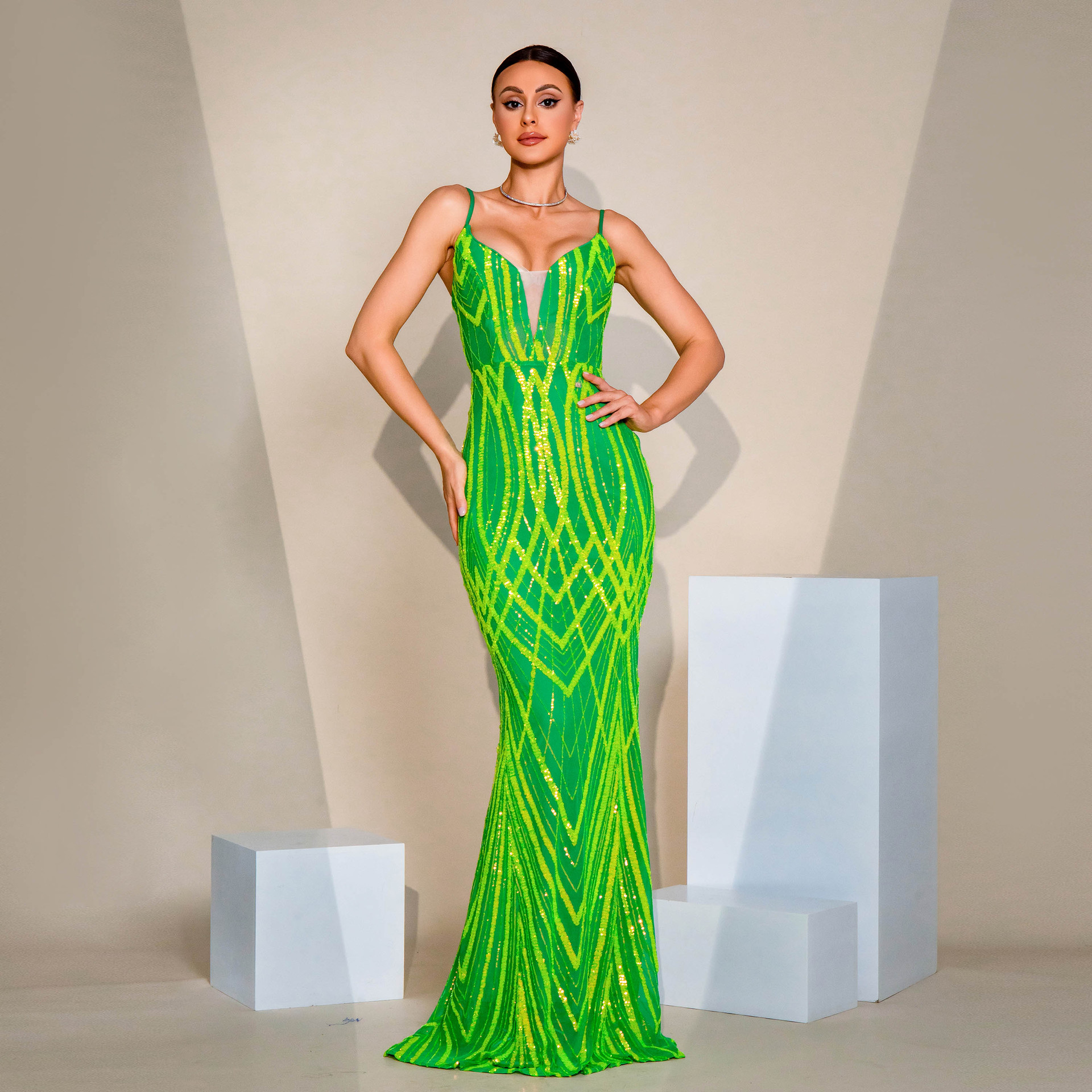 V Neck Brace Slim Fit Sheath Sequined Cocktail Fishtail Evening Dress