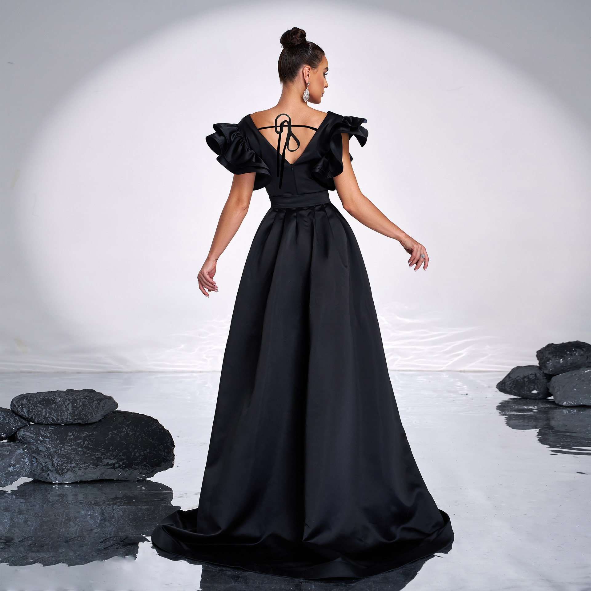 Advanced Sleeveless V Neck Slim Fit Sheath Sequined Cocktail Fishtail Evening Dress - Image 2