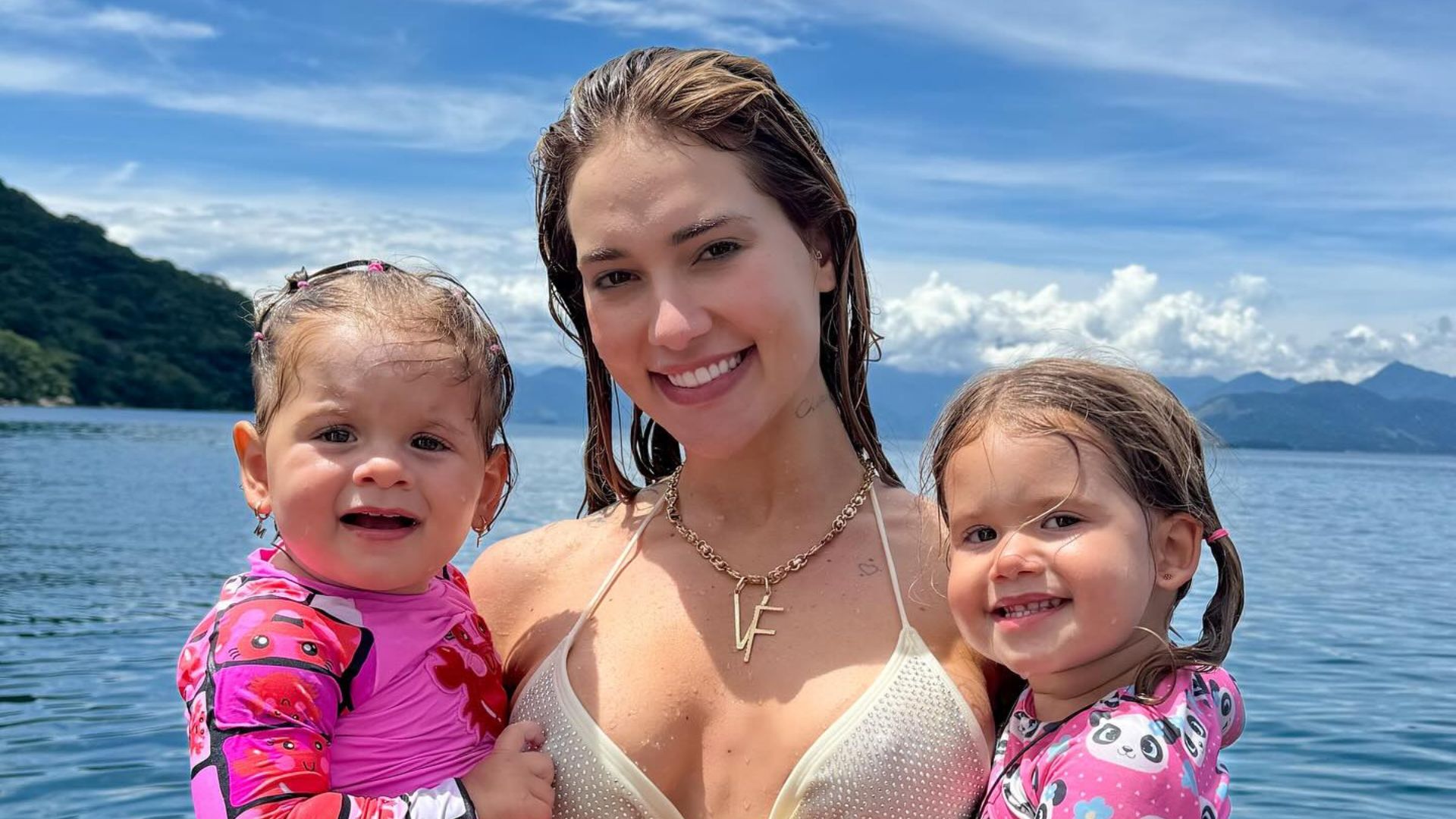 Virginia e filhas Maria Flor e Maria Alice
