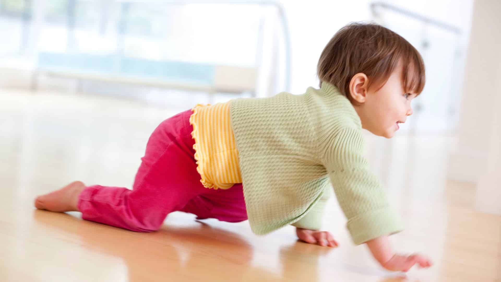 Quando o bebê começa engatinhar? Saiba como estimular o desenvolvimento ...