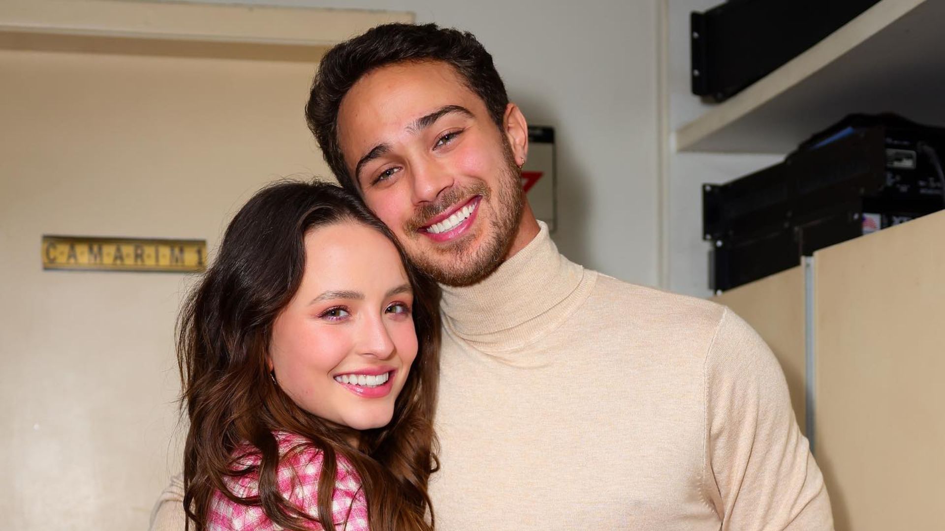 Larissa Manoela e Andr&eacute; Luiz Frambach