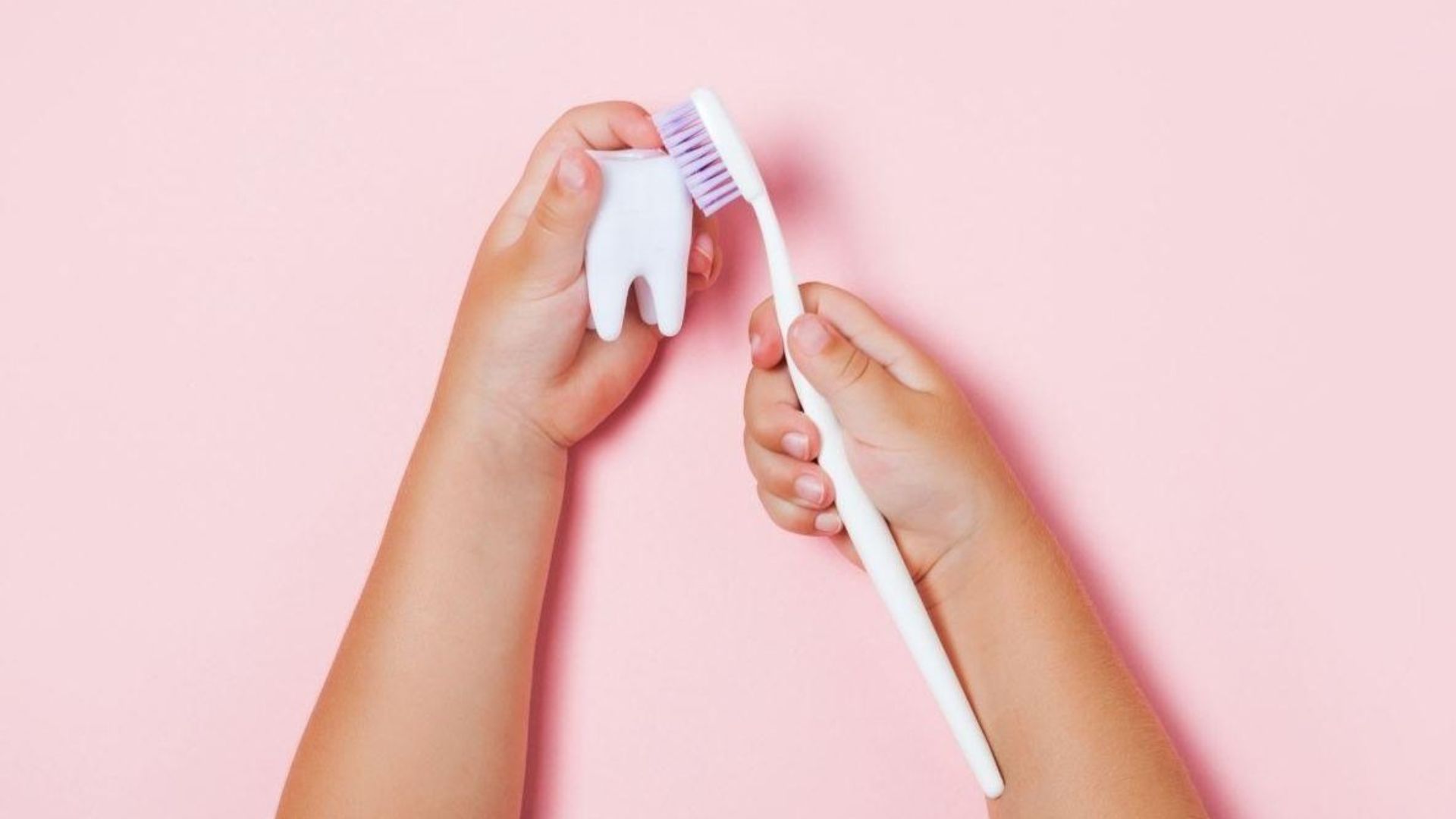 Escovando os dentes