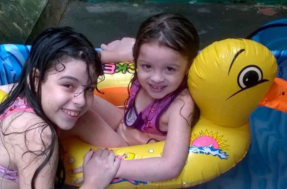 Júlia, 8 anos, e Juliana, 4 anos, filhas de Telma e Júnior