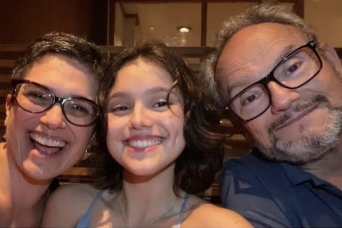 Elisa Annenberg ao lado de Sandra Annenberg e Ernesto Paglia