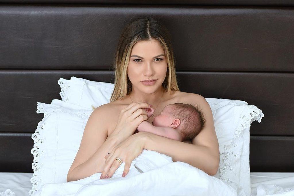 Andressa amanhece ao lado dos fofos filhos (Foto: Reprodução/ Instagram @andressasuita)