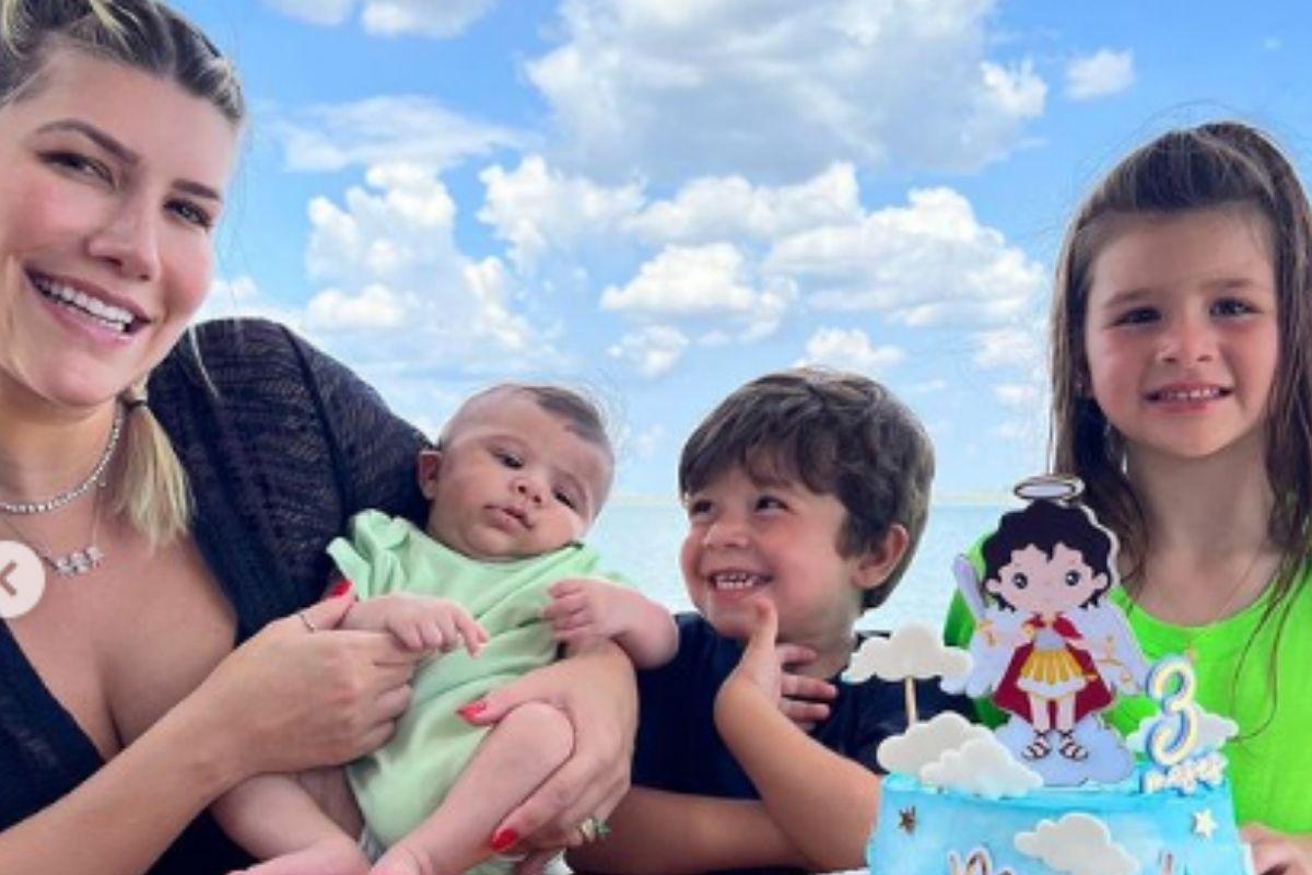 Esposa de Cristiano, dupla de Zé Neto, com os três filhos 