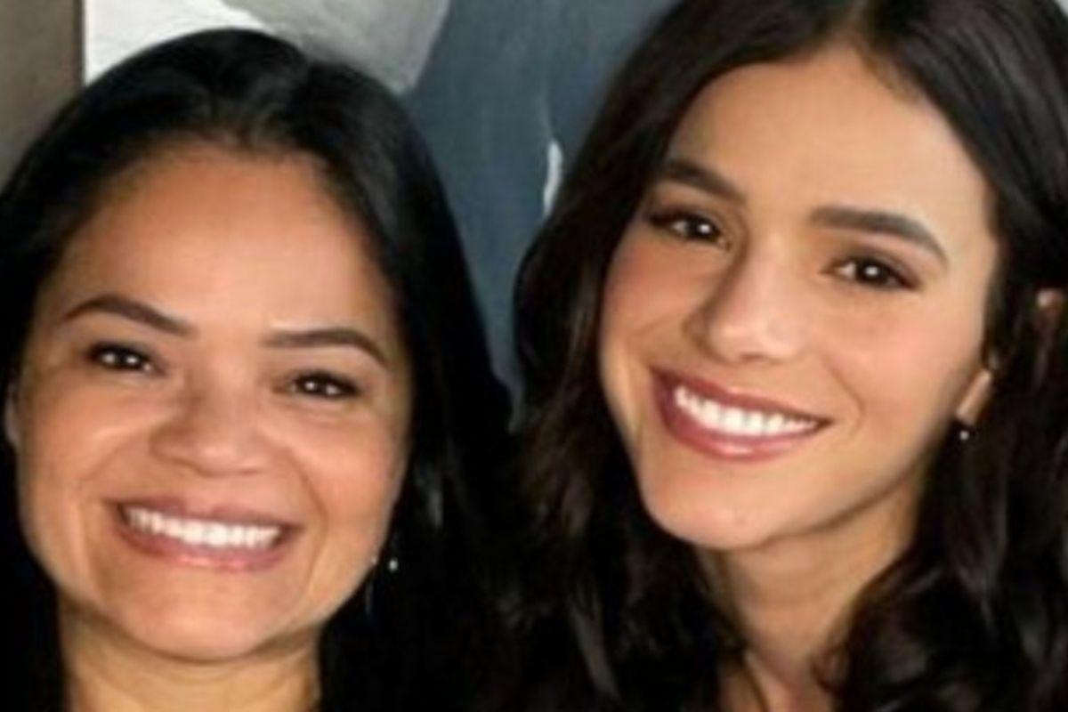 Bruna Marquezine e mãe