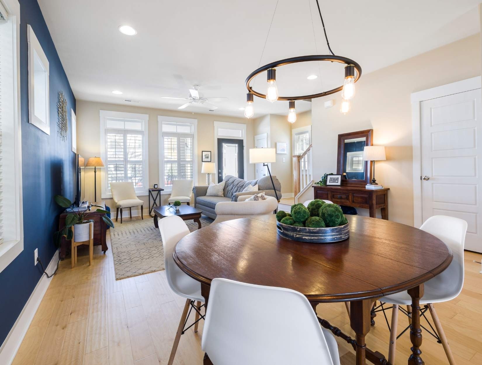 Who provides thorough cleaning for large homes in Atlanta suburbs? Alto Cleaning Services Who provides thorough cleaning for large homes in Atlanta suburbs?