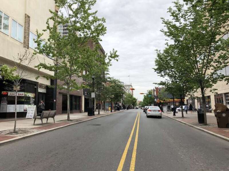 View north along New Jersey State Route 171, Middlesex County Route 527 and Middlesex County Route 672 (George Street) at Livingston Avenue in New Brunswick, Middlesex County, New Jersey
