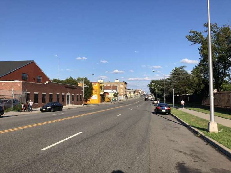 View east along Essex County Route 508 (Central Avenue) at South 15th Street in Newark, Essex County, New Jersey