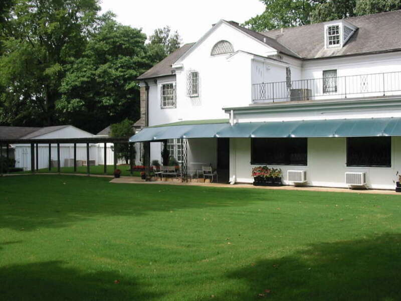 Back of Graceland