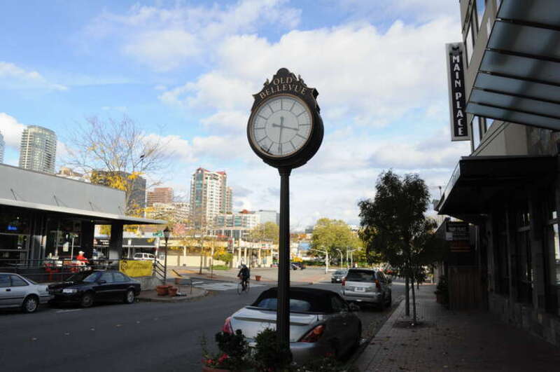 "Old Bellevue" street clock, old Main Street, Bellevue, Washington.