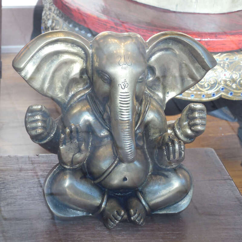 Ganesh murti on Church Street, Burlington, Vermont, 2015