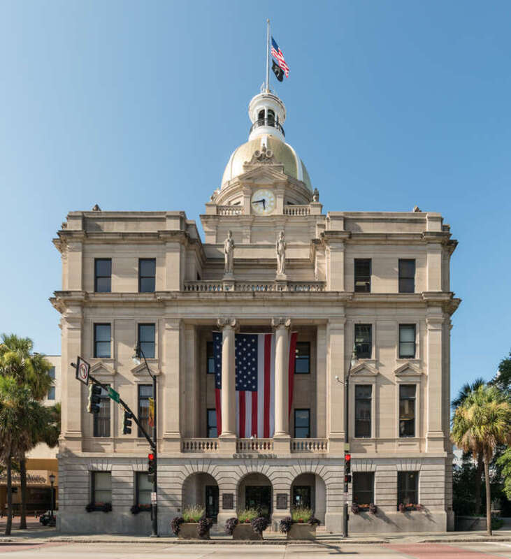 A south view of Savannah City Hall